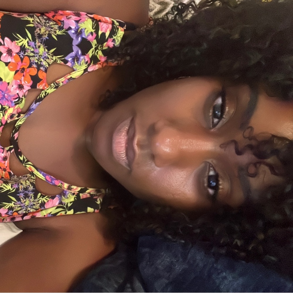 Meet your Posher, Destiny